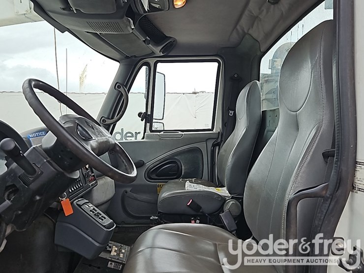 2004-international-7400-image-32