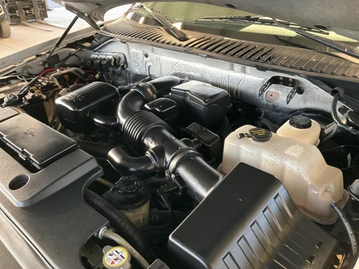 2011-ford-expedition-image-11