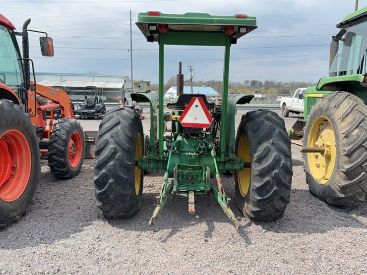 john-deere-2440-image-11