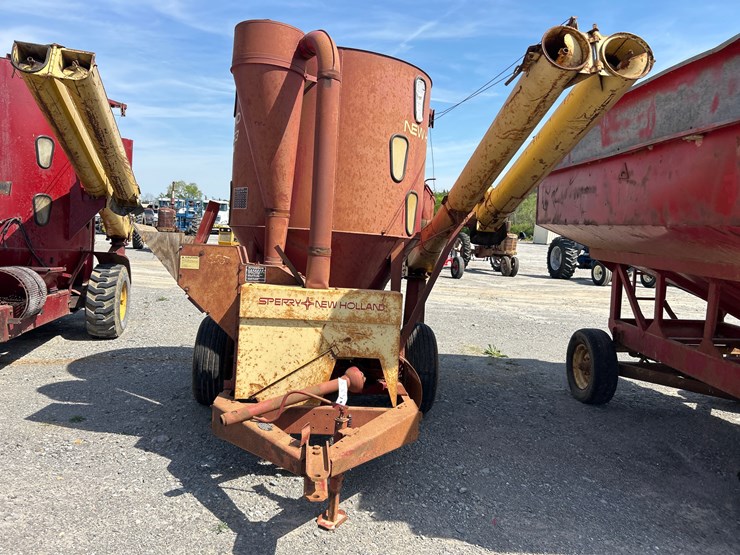 new-holland-353-image-2