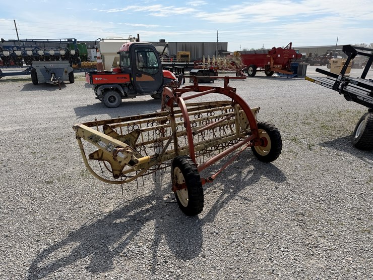 new-holland-258-image-4