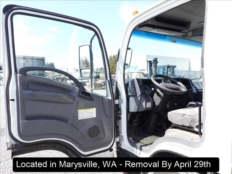 2014-isuzu-nqr-image-8