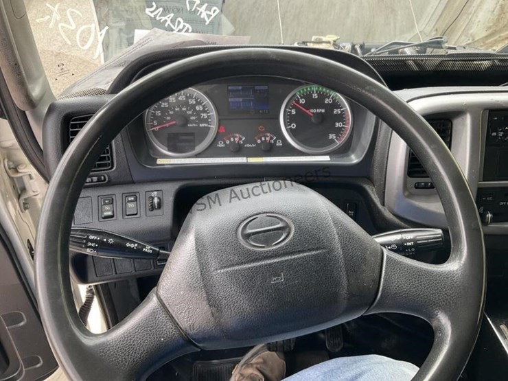 2013-hino-338-image-18