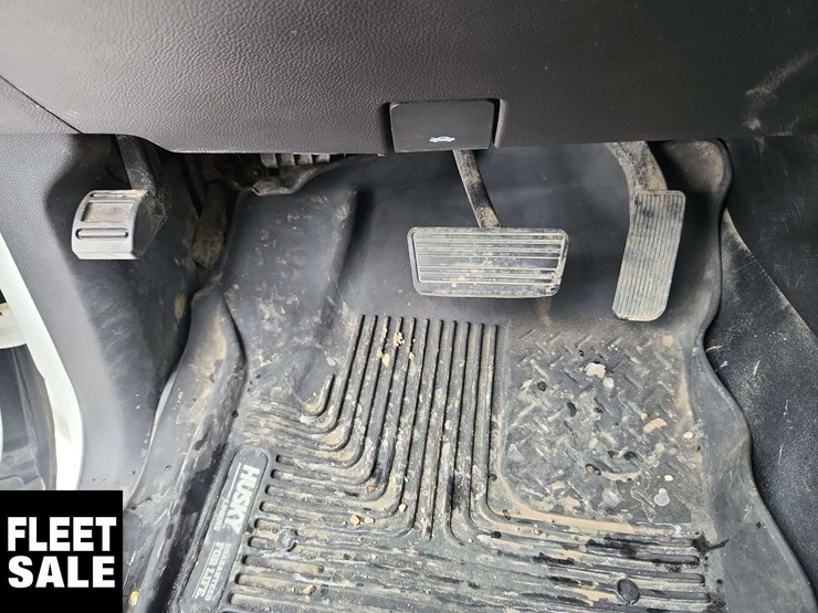 2016-chevrolet-silverado-3500hd-image-17