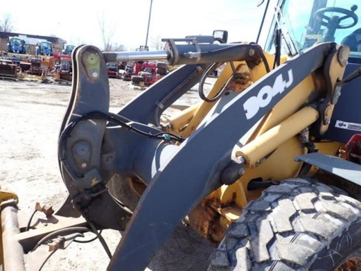 2011-deere-304j-image-23