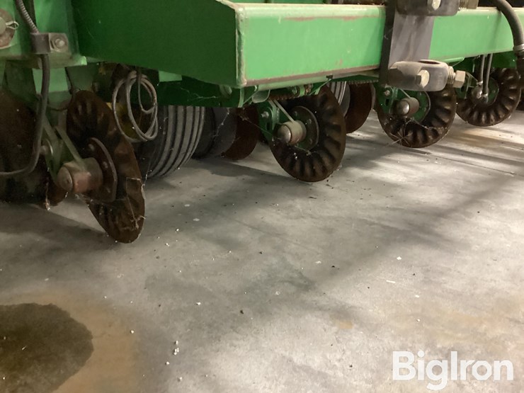 2005-john-deere-1750-image-11