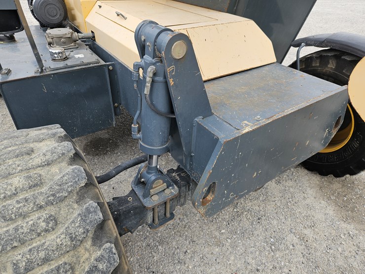 2013-gehl-rs6-34-image-18