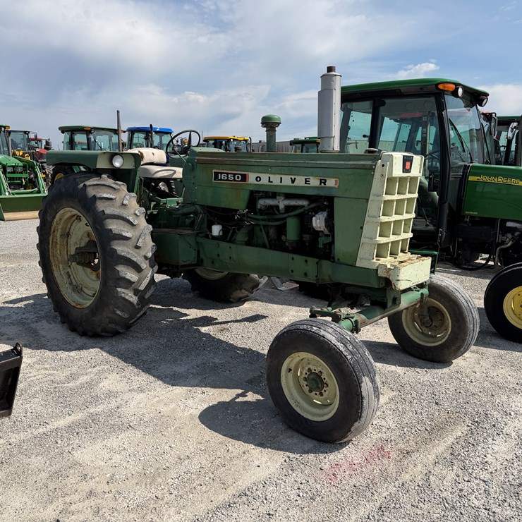 1964 OLIVER 1650