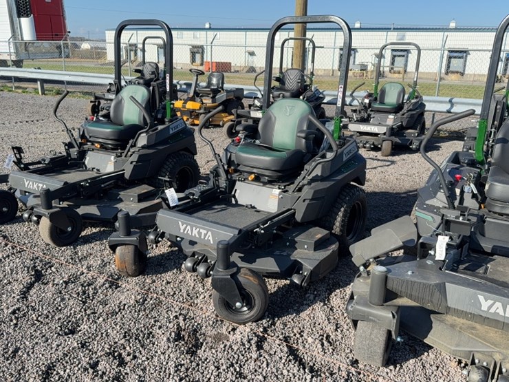#4054-•-yakta-yxr-710-zero-turn-mower-image-1