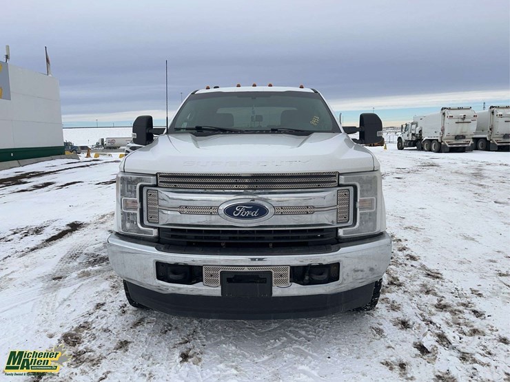 2017-ford-f350-image-8