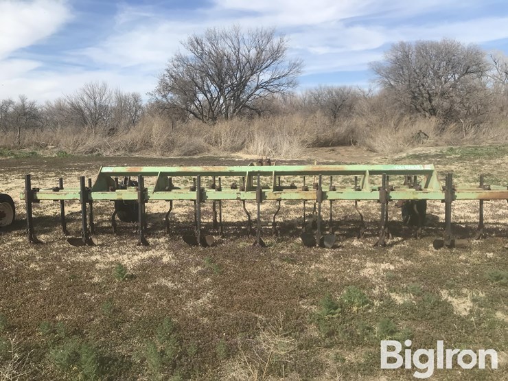 bigham-brothers-s-389-7-row-3-bar-cultivator-image-6