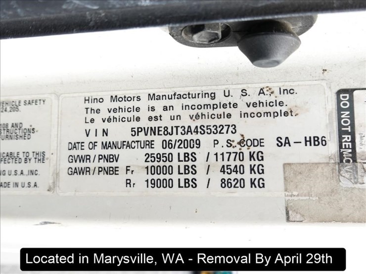 2010-hino-268-image-12