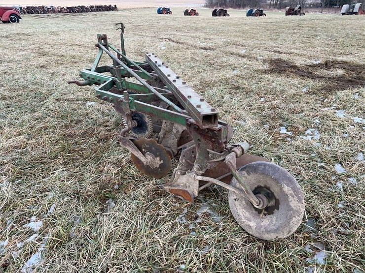 john-deere-four-bottom-plow-image-3