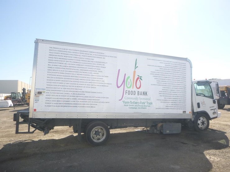 2016-isuzu-nqr-image-7