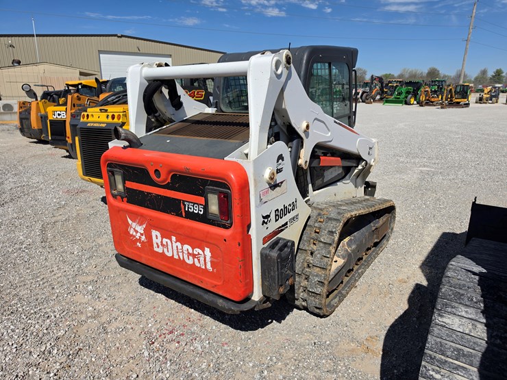 2016-bobcat-t595-image-16