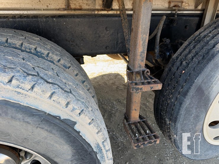 1999-kenworth-t800-image-15