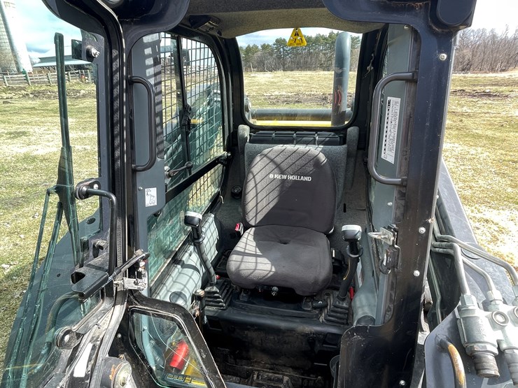 #372-•-2015-new-holland-l225-skid-steer-(scandia,-mn)-image-26