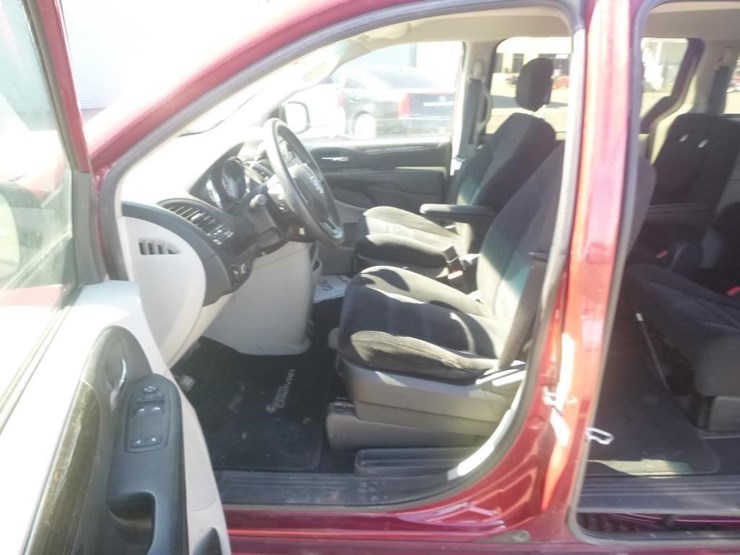 2014-dodge-grand-caravan-image-7