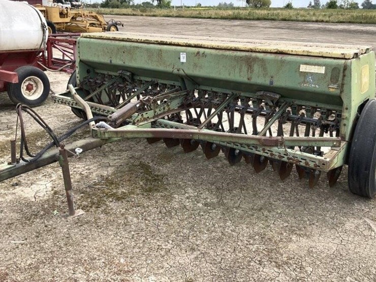 john-deere-8300-image-1