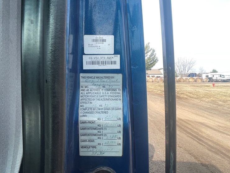 #242-•-2000-sterling-truck-tractor-(has-mn-title)-(mora,-mn)-image-61