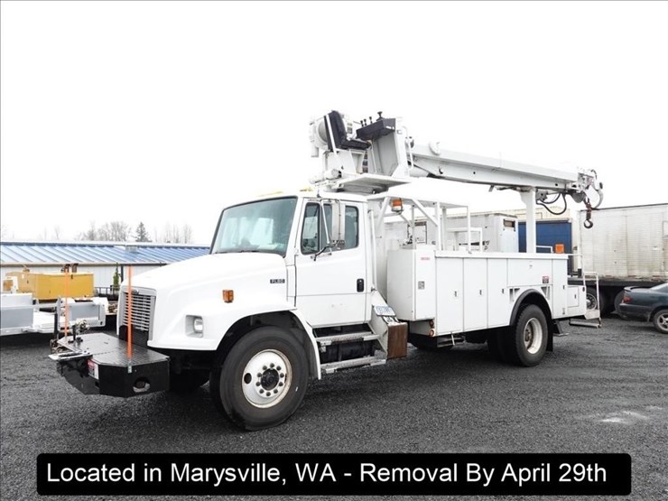 2003-freightliner-fl80-image-1