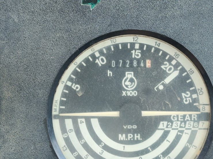 john-deere-2355-image-22