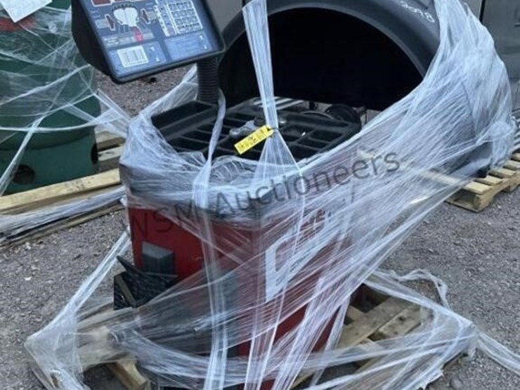 coats-125-wheel-balancer-image-4