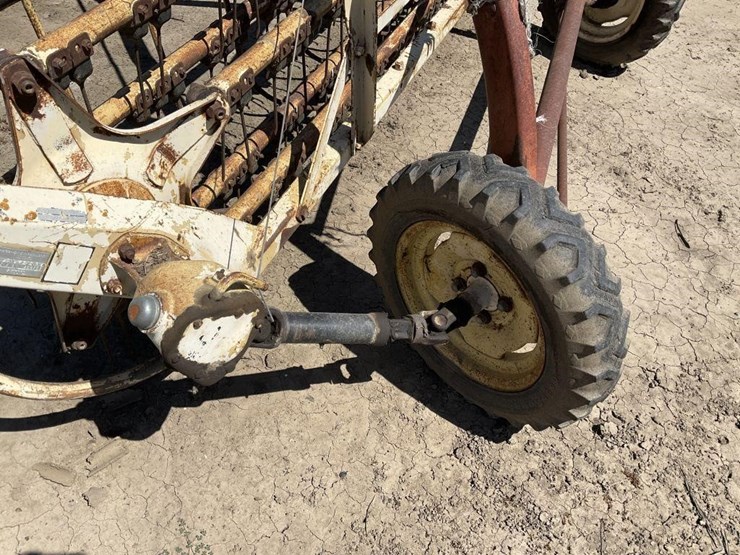 new-holland-260-image-17