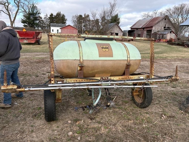 200-gal-trailer-sprayer-26'-booms-image-2