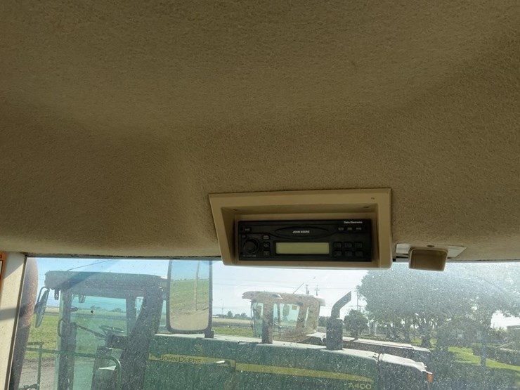 john-deere-8210-image-22