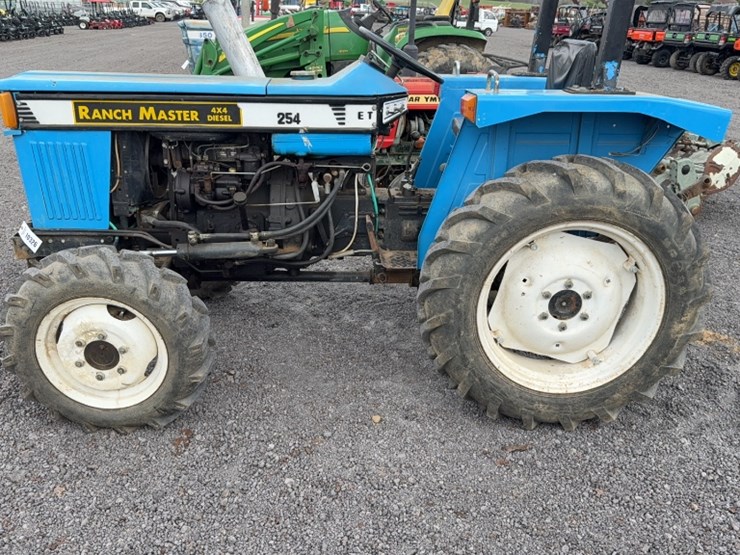 #3065-•-ranch-master-254-tractor-image-13