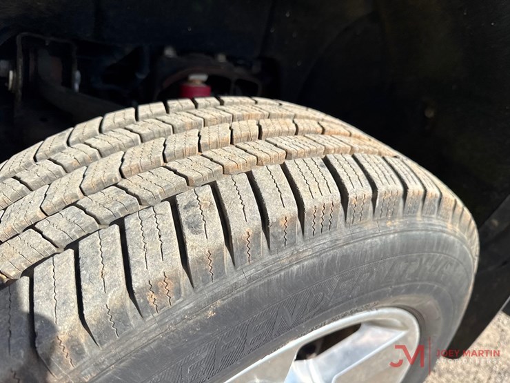 2018-chevrolet-silverado-2500-lt-image-4