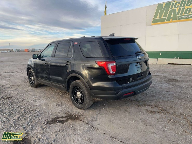 2018-ford-explorer-image-3