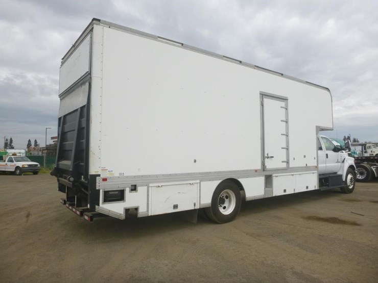 2016-ford-f650-xlt-image-3