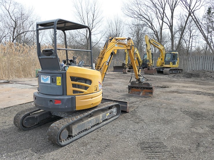 kato-35v4-mini-excavator,-sn:wf020258,-rops,-wrist-o-twist-image-2