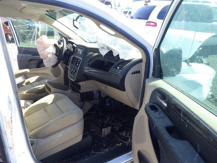 2015-dodge-grand-caravan-image-7