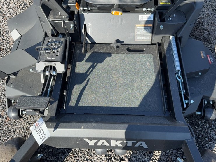 #4082-•-yakta-yxr-320-zero-turn-mower-image-5