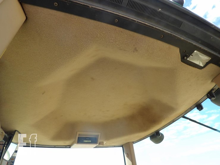 john-deere-8120-image-24