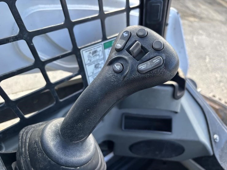 2019-bobcat-t590-image-21