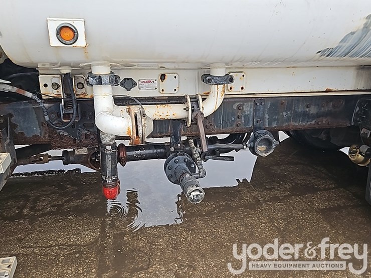 2005-international-8600-image-14