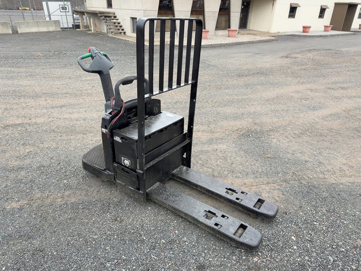 caterpillar-stand-on-electric-forklift-image-4