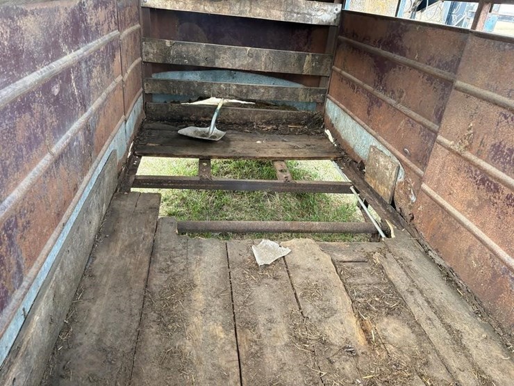 tandem-axle-13'-cattle-trailer-image-6