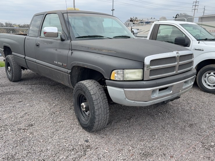 1997-dodge-ram-2500-image-3
