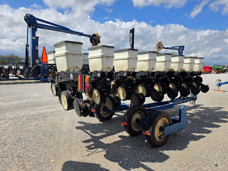 2010-kinze-3500-image-10