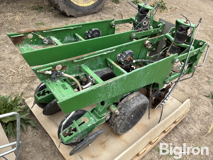 john-deere-12-image-15