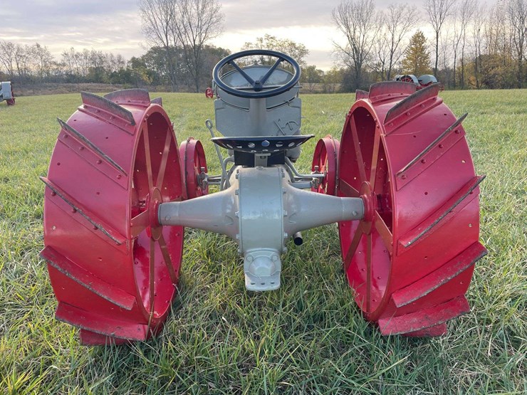 1918-fordson-tractor-image-4