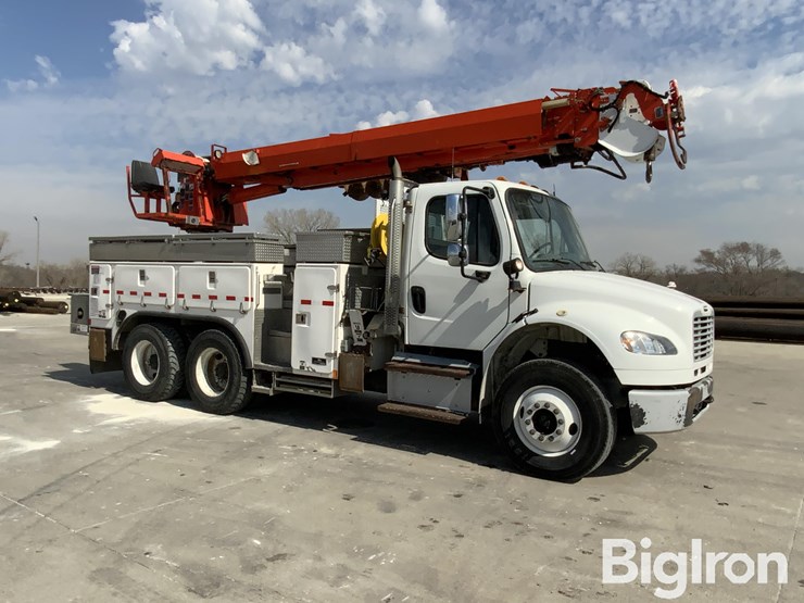 2014-freightliner-m2-106-image-11