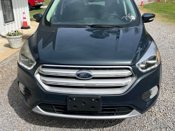2019-ford-escape-image-1