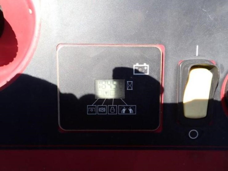 2021-toro-grand-stand-72505-stand-on-409347491-image-12