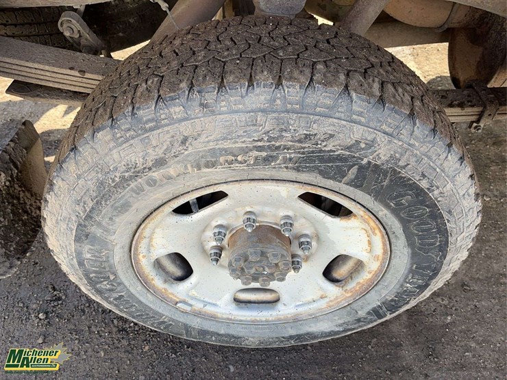 2011-gmc-sierra-2500hd-image-12